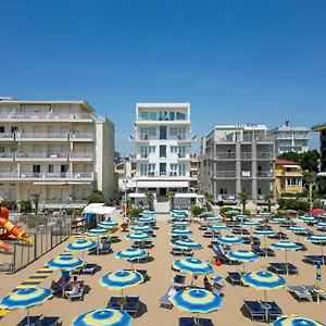 Boston 3 Stelle Superior Frontemare 3*, Lido di Jesolo Itálie