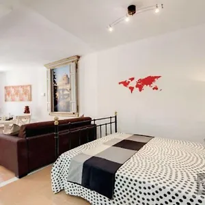 https://navona-open-space.it-romehotels.com